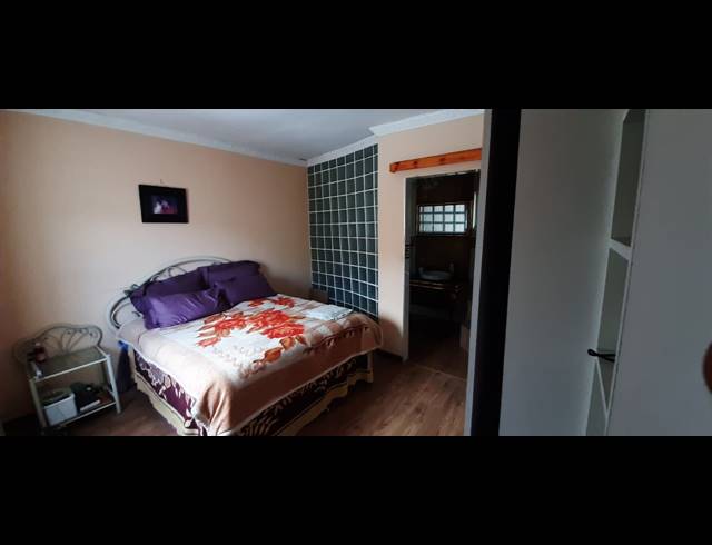 5 BEDROOM HOUSE FOR SALE IN MOORTON